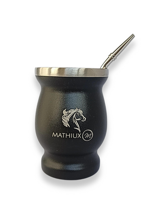 Ensemble Mate Argentin : Kit Yerba Mate, L'ensemble Mate comprend un verre en acier inoxydable noir à double paroi, une Bombilla avec 2 filtres et une brosse de nettoyage